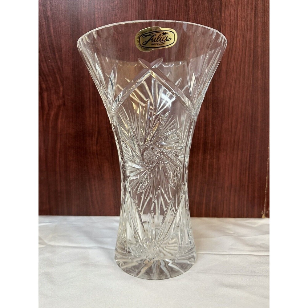 9 1/2" tall STARBURST JULIA Hand CUT 24% Lead CRYSTAL VASE Poland CLEAR